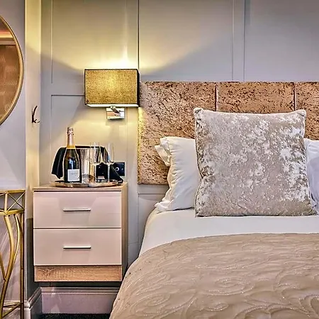 The Mews Boutique Ξενοδοχείο 4*